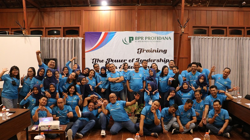 Training The Power Of Leadership PT BPR Profidana Paramitra